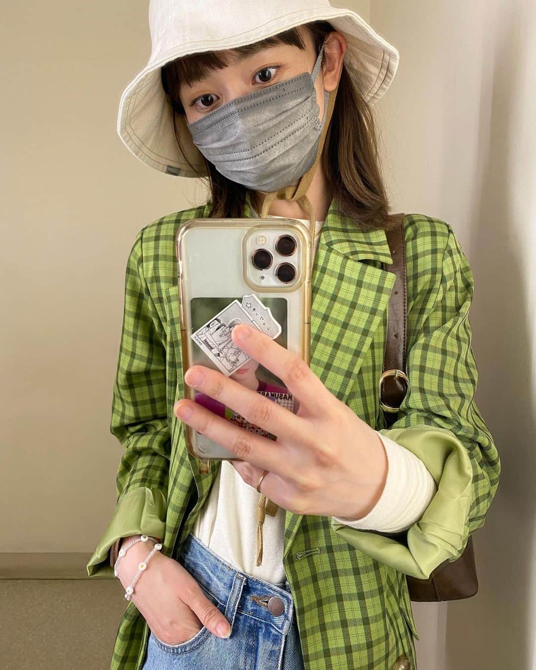 三戸なつめのインスタグラム：「今日もあったかかったねー！ 最近の私は毎日お稽古にあけくれています！たのしくておもしろい！！ #大迷惑 観に来て欲しいなぁ🌷 配信もあるからねー！ そして春のおにゅうジャケットおろしました🌸春服たのしー🙌 #mito_natsume」
