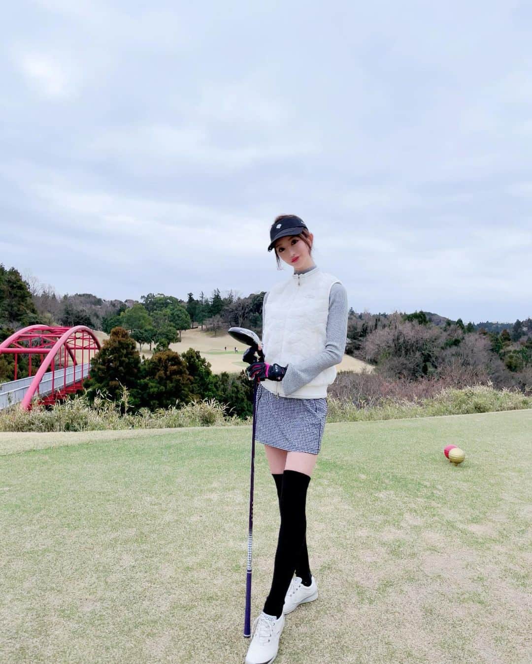 松山英礼奈さんのインスタグラム写真 - (松山英礼奈Instagram)「あづあづとゴルフ行ったよ🏌️‍♀️⛳️💓  桜満開で綺麗だった😆🌸💖  初めて行ったんだけど、 ご飯美味しいし🌶 🐨沢山いて可愛かった💓  100切ってから 8ヶ月ぶりのラウンド⛳️🌞 スコアはボロボロだったけど😇🤣 行きから帰りまで本当に楽しかった😆😆🎶❤️❤️  暖かくなってきたので 沢山ラウンド行きたいな♬💓🌼  練習も沢山頑張ります🏌️‍♀️⛳️❤️‍🔥  #golf #ゴルフ #ゴルフ女子  #ロッテ皆吉台カントリー倶楽部  #🏌️‍♀️ #⛳️ #🐨」3月30日 21時31分 - hiiiiiiii0802