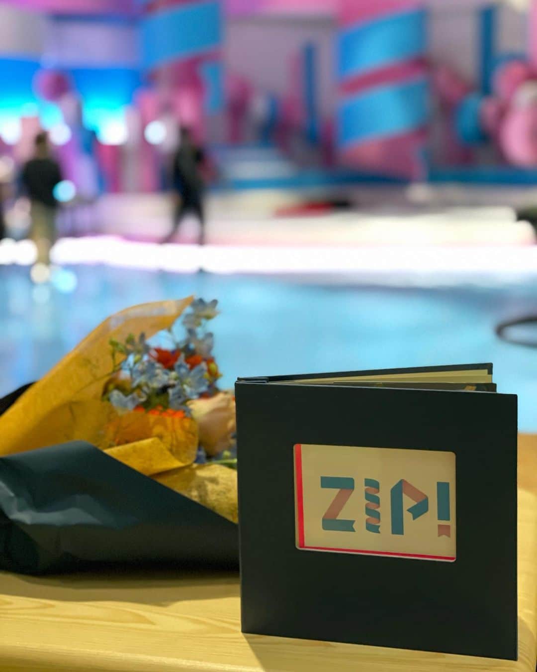 のインスタグラム：「. 2年半、ありがとうございました！🤲  #zip #感謝」