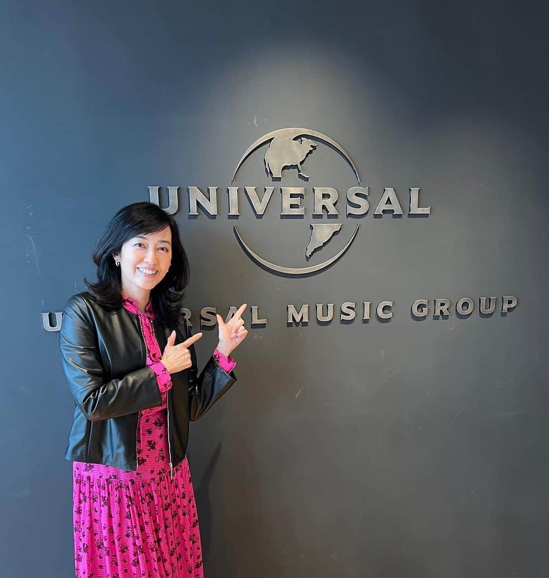 のインスタグラム：「Coming out with an album in September to celebrate my 40th debut!!! I can’t wait to share it with you💕  #universalmusicjapan  #40年デビュー #感謝」