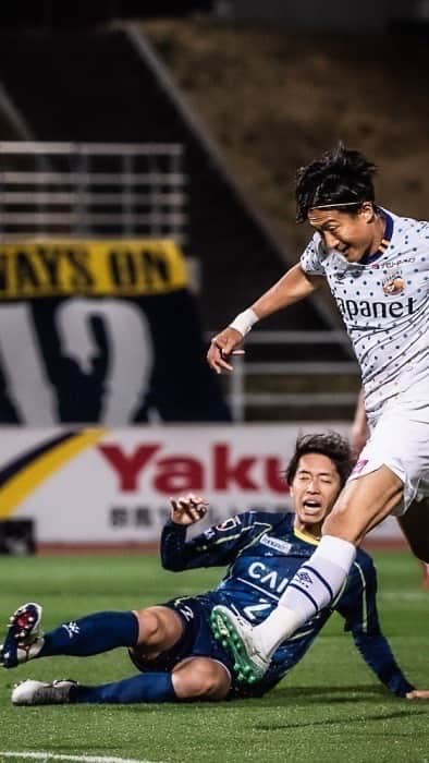 都倉賢のインスタグラム：「みんながハードワークして相手のボールを奪いゴールする事が出来た⚽️ これからも自分の全てをピッチに注いでチームの勝利に貢献していきます！！！」