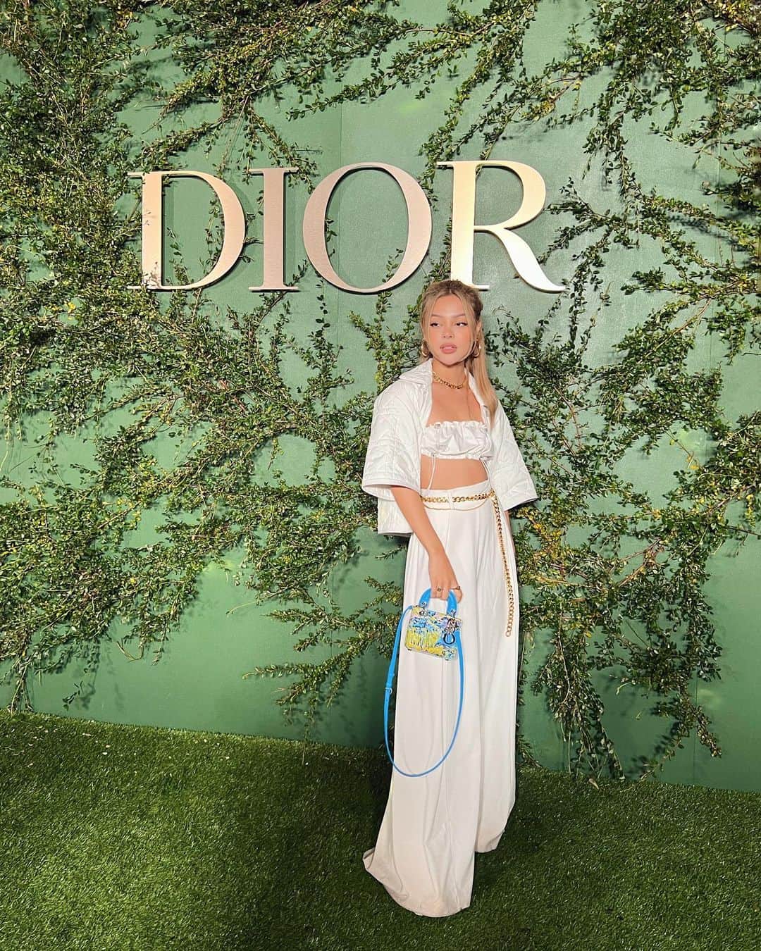 リリーマイマックのインスタグラム：「Big @dior party last night to celebrate the reopening of the Castelreagh St store 😆🥂」
