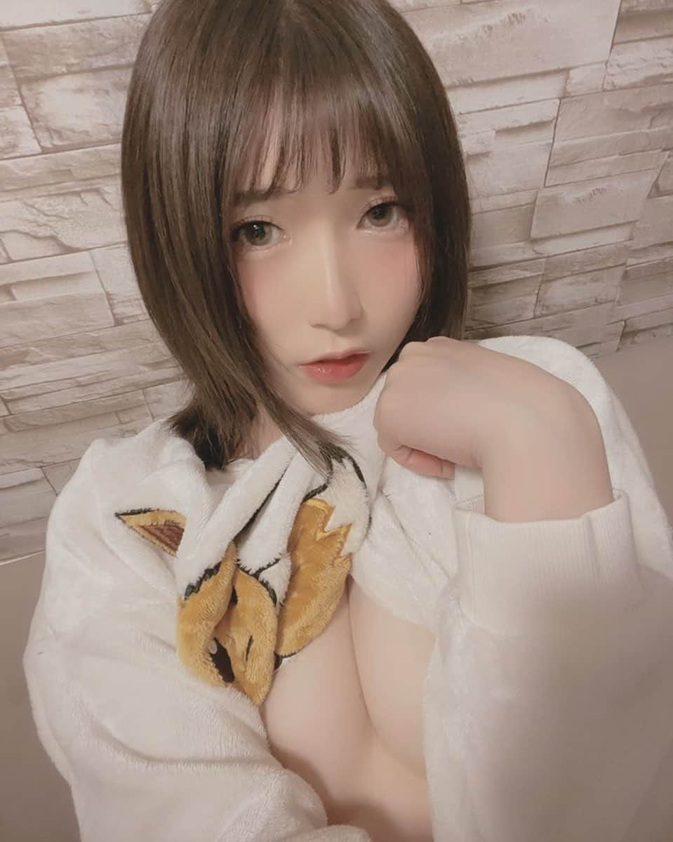 若月まりあ（若月瑪麗亞）のインスタグラム：「おはまりあんぬーん☀️！  Good  morning！ 上午好！ 早上好！ 좋은 아침！ selamat Pagi！ buenos días！ อรุณสวัสดิ์！  笑顔で今日も頑張ろうね💪🔥」