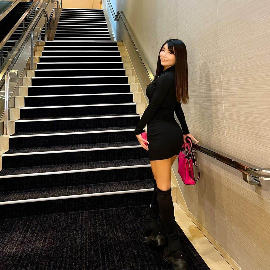 Meruさんのインスタグラム写真 Meruinstagram Japanesegirl Japan Tokyo 筋トレ 筋トレ女子 美尻 ボディメイク 筋トレ初心者 筋トレ好きと繋がりたい 東京 六本木 スパッツ 海外ファッション トレーニング トレーニングウェア