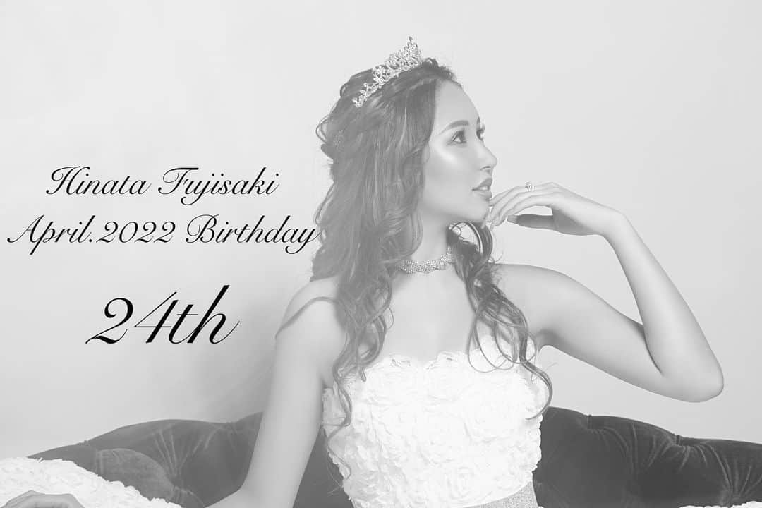 藤咲ひなたのインスタグラム：「遂に明日や✨ 本日あけたんたん💓  去年の誕生日は大好きな人たちに おめでとうって囲まれて本当に幸せだった 今年はなんだか寂しい気持ち  今年ははじまってから色んな事を詰め過ぎて 自分のやらなきゃいけない事をキャパを超えてやったから中途半端なところが おおくなった。  そしてこんな感じで誕生日迎えました。笑笑 気楽に楽しく飲みましょ❤️」