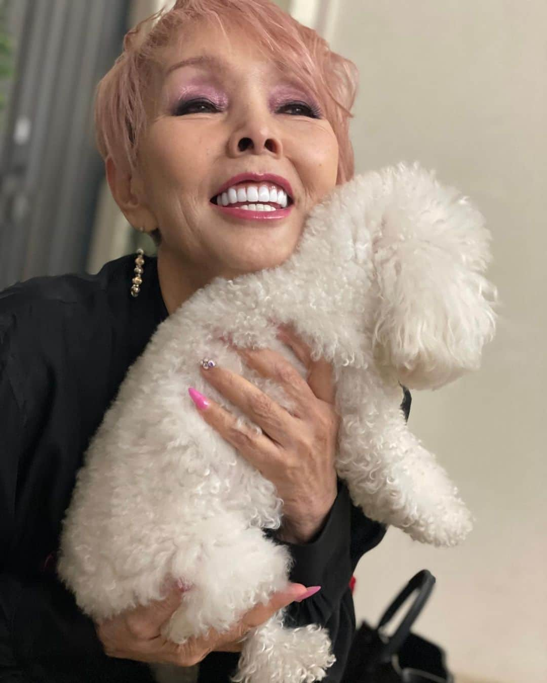 研ナオコさんのインスタグラム写真 - (研ナオコInstagram)「ただいまー🐶💕 #犬のいる暮らし #お出迎え #お仕事終わり #研ナオコ」3月31日 13時39分 - ken.naoko