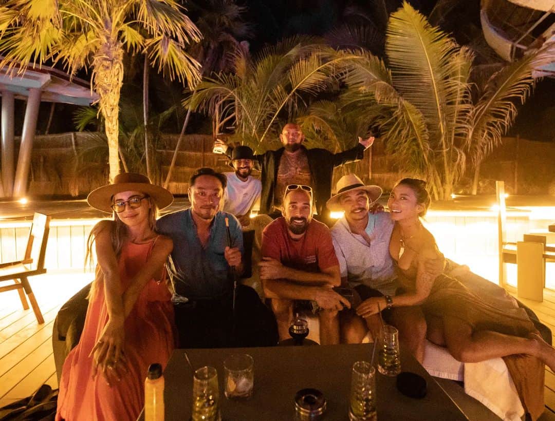 立花亜野芽のインスタグラム：「To friends who became family 🍻」