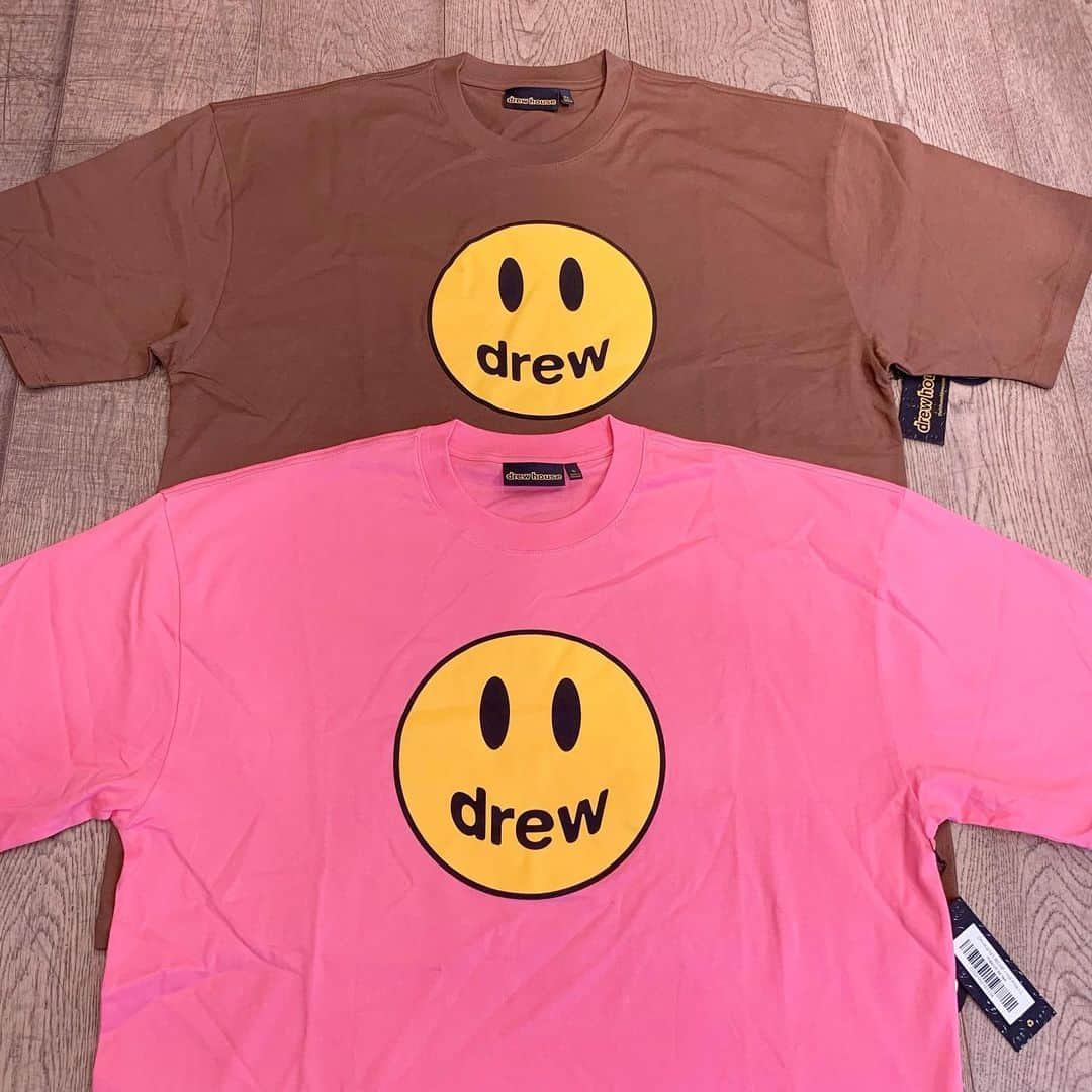 fools_judge_streetさんのインスタグラム写真 - (fools_judge_streetInstagram)「drew house  Mascot SS Tee  商品をタップすると、 オンラインストア商品ページにアクセスできます。 ※その他ご不明点は店頭または、 DMまでお問い合わせください。  如有任何疑问，请在instagram上留言。 欢迎浏览我们的网上商店以及光临我们在原宿的实体店。  For inquiries, please message us on instagram. Please confirm our online store. Thank you.  #drewhouse」3月31日 15時00分 - fools_judge_street