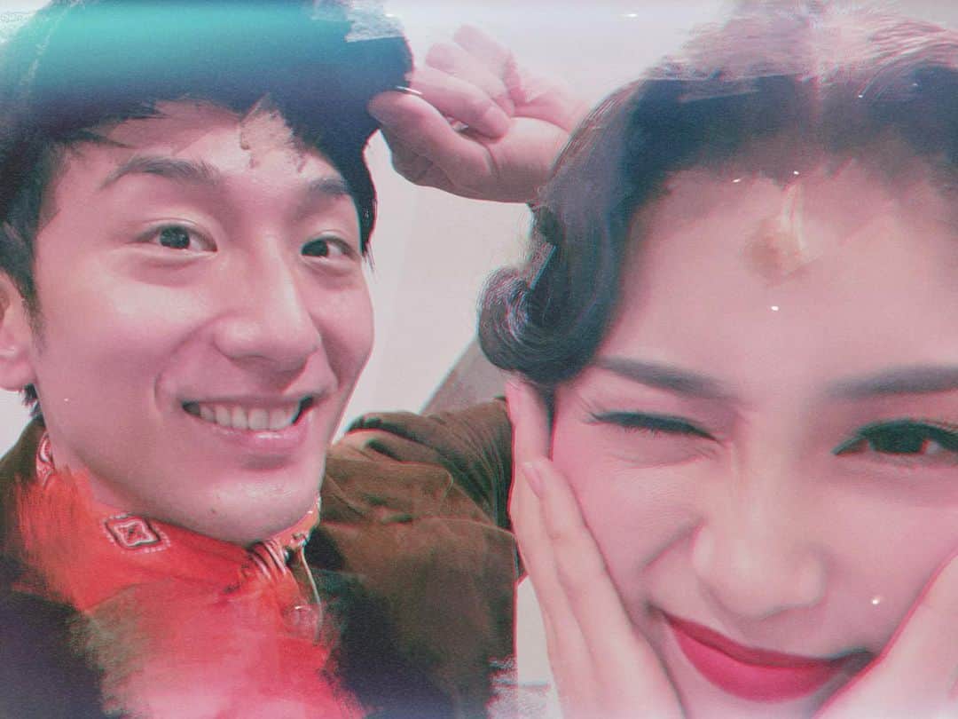 のインスタグラム：「本初日☂️ 行ってきます！」