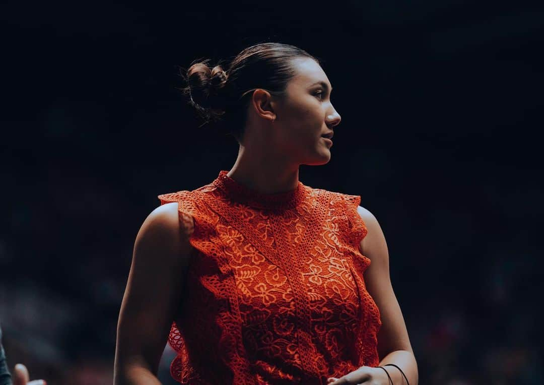 カイラ・ロスさんのインスタグラム写真 - (カイラ・ロスInstagram)「Eyes on the prize👀 Ready to take on Regionals with @razorbackgym」4月1日 3時34分 - kyla_ross96