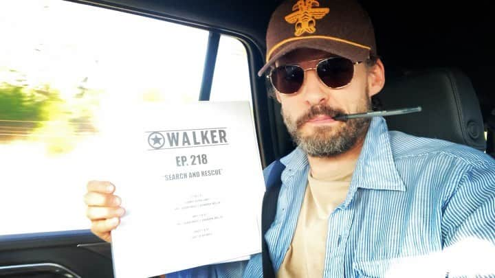 オースティン・ニコルズのインスタグラム：「Back in the saddle y’all. But this time, Bossman. Get ready for a great episode.   @thecwwalker」