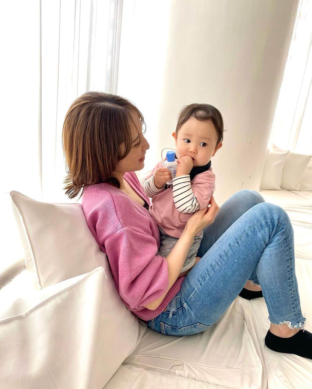 のインスタグラム：「lunch𓎩𓌉𓇋 ‎  みんなでピンクコーデ🌸  ベビ連れで行きやすいお店もっと開拓したい🧐  よく聞かれる額の○はつむじです😂 前と後ろ、2つある🌀💕  #ピンクコーデ#ランチ#梅田ランチ#子連れランチ#男の子ベビー#family」