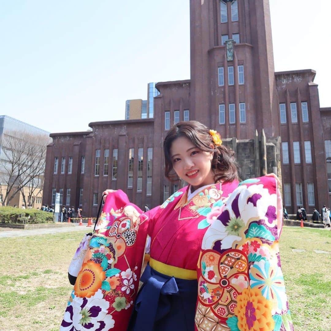 山田杏奈さんのインスタグラム写真 - (山田杏奈Instagram)「東京大学教育学部を卒業しました！  楽しかったことも、苦しかったことも、それを乗り越えたことも含めて、 「本当にここに来てよかった！」 と心の底から思います。  たくさんの素敵な出会いと学びに恵まれた、幸せで充実した4年間でした。  4年間支えてくれた家族、友人、全ての周りの方々に感謝です。  本当にありがとうございました。  明日からは社会人として一般企業で働きます。 不安も楽しみもある社会人生活、変わらずに私らしく、精一杯頑張りたいと思います！！」3月31日 21時02分 - anna_yamada05