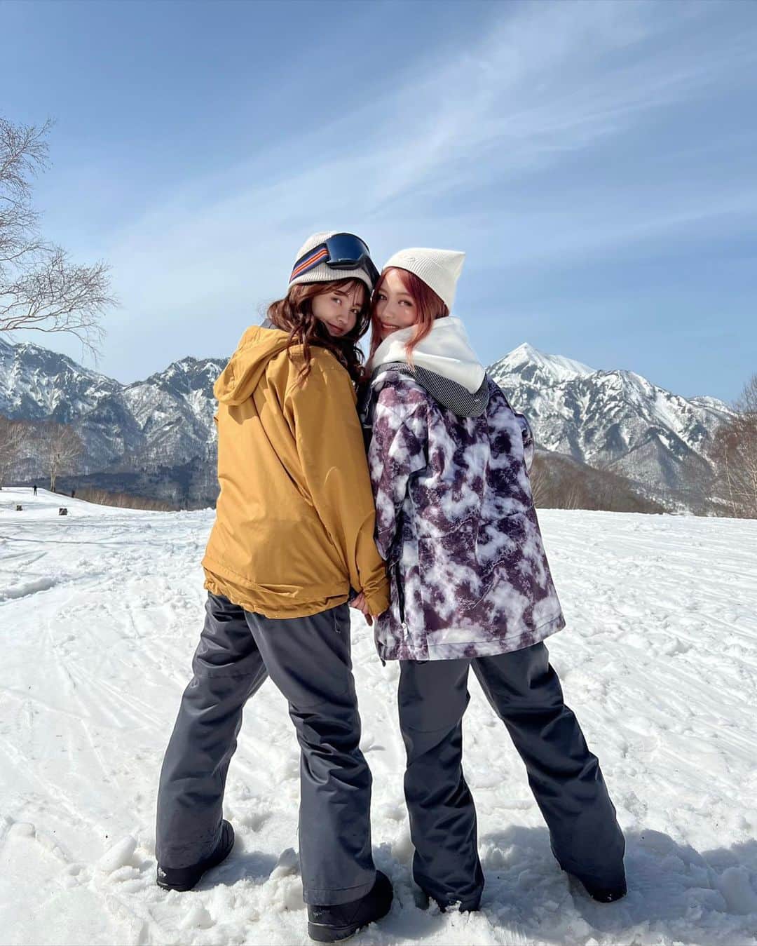 桜井美悠 みゆみゆ さんのインスタグラム写真 桜井美悠 みゆみゆ Instagram ギリギリ間に合った 天気も最高でした 滑れる子みたい 人生2回目 写真だけいっちょまえ ビビり倒してた S字ぎりぎりできたかなくらいw 3月31日 21時16分 Miyumiyu1112