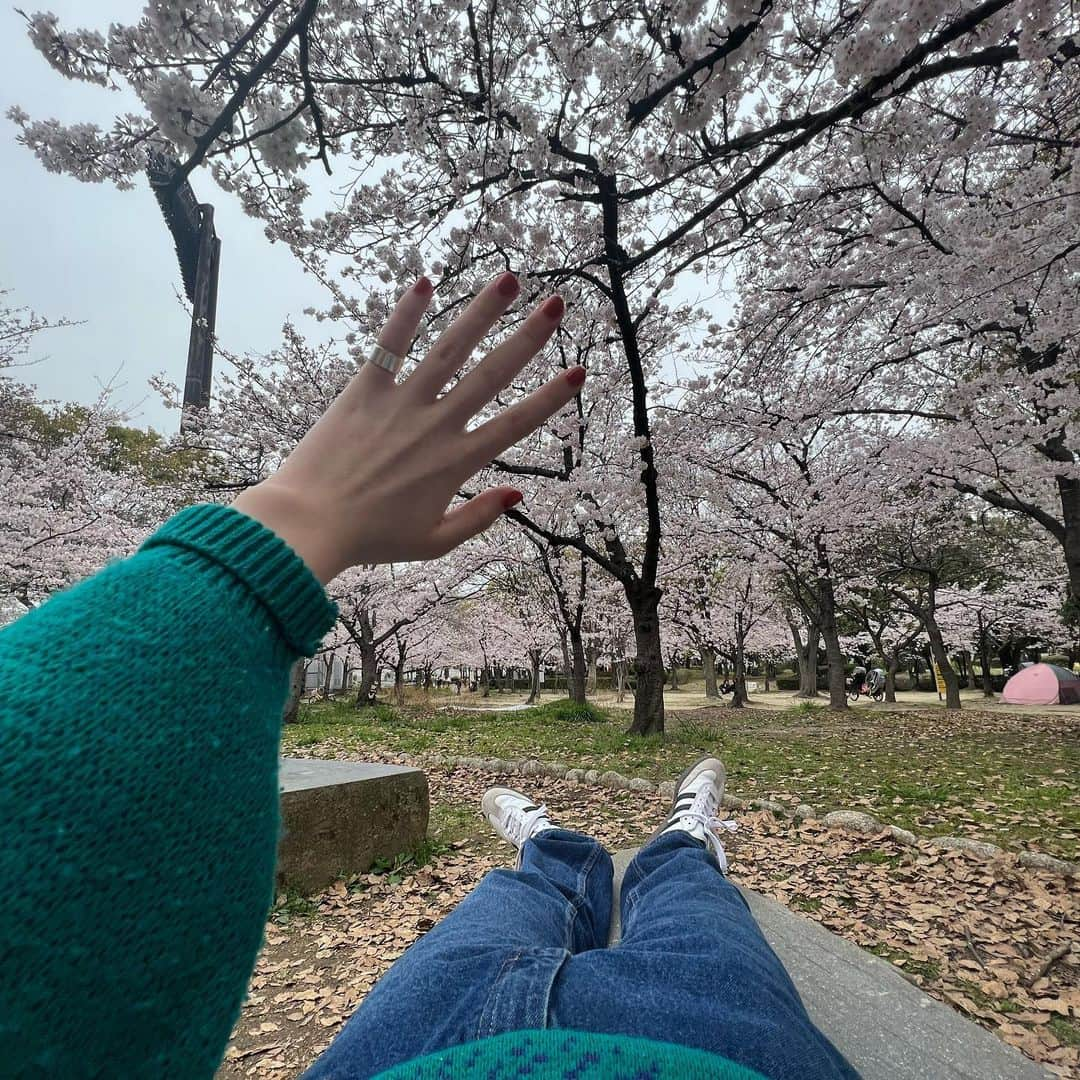 スズさんのインスタグラム写真 - (スズInstagram)「🌸✋」3月31日 21時26分 - suzunskd