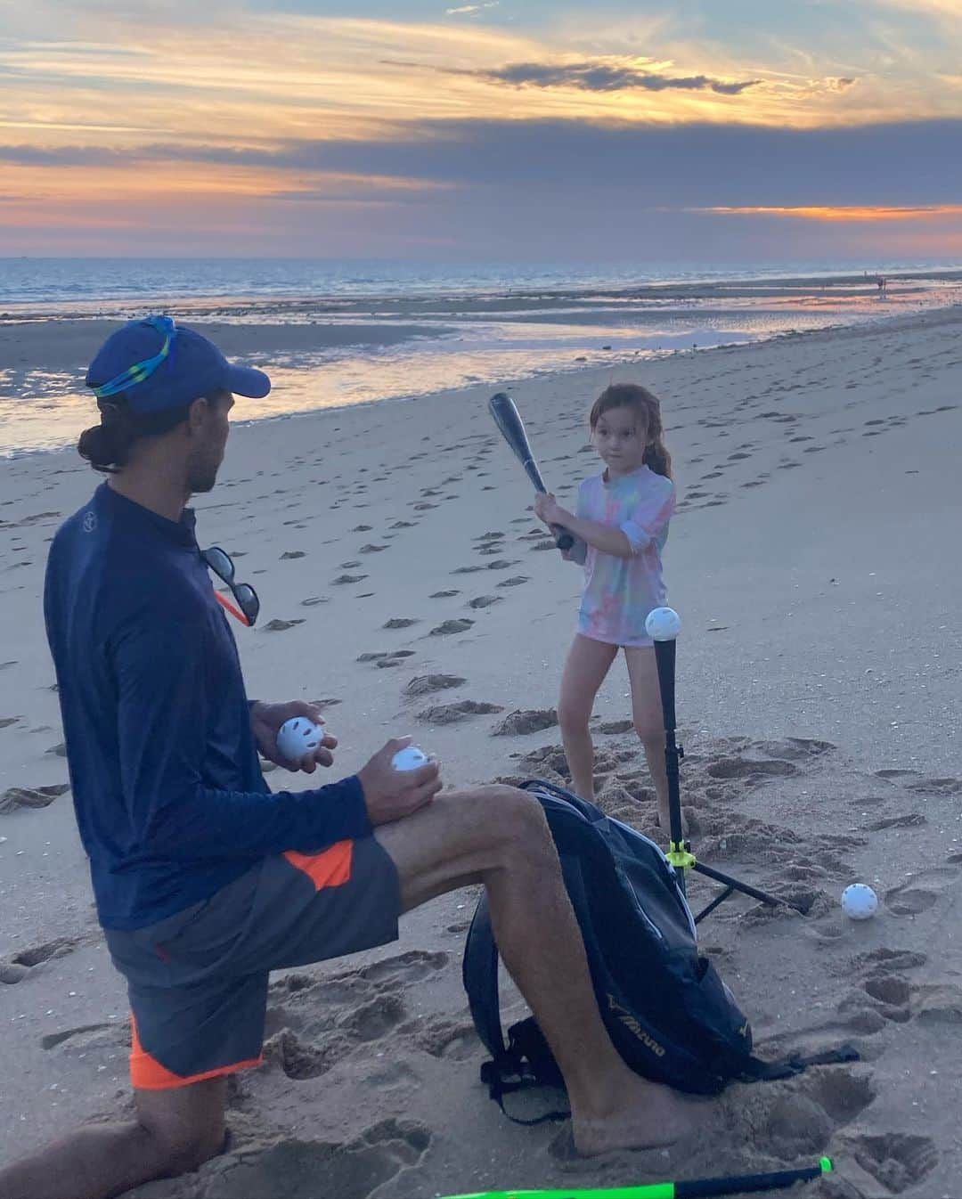 トニー・バーネットさんのインスタグラム写真 - (トニー・バーネットInstagram)「In all of my attempts to stop time, I only watch it continue to tick. She is my reminder to keep up and stay young. She needs to be pried out of bed but once she’s awake, ya better have your head on a swivel. Happy 6 years of being hurled through a galaxy. Beauty, brains, attitude, heart. She’s got all of it and, again, I’m so happy to have a front row seat to the Lolo show.   Happy 6th Birthday!」3月31日 22時45分 - tony.barnette