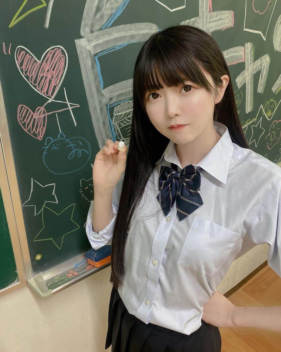 のインスタグラム：「みんなのJKだよ！  ・  ・ (実家) ・ ・  ・  #白キャン学園  #制服  #jk  #真っ白なキャンバス  #白キャン  #小野寺梓」