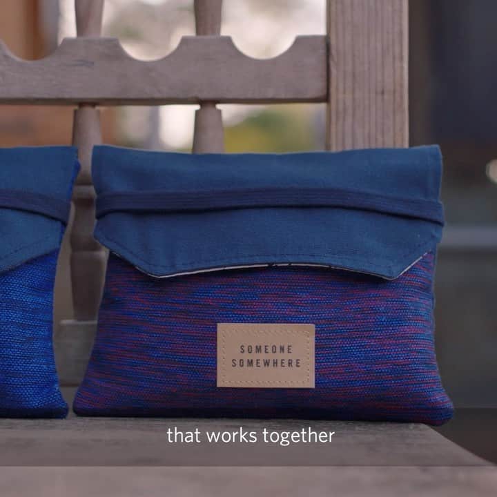 デルタ航空のインスタグラム：「Small changes make big differences. By partnering with @someonesomewhere to craft our Delta One amenity kits, we are:  ♻️ eliminating 90,000 pounds of plastic waste annually 🏠 creating 250+ jobs in five states of Mexico 🧵 introducing the world to incredible, handmade work of local artisans」