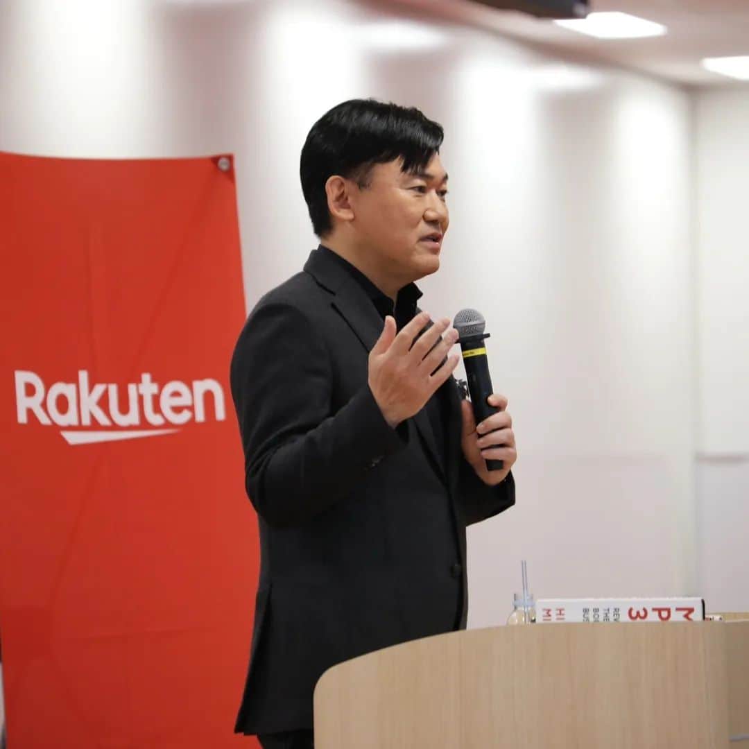 三木谷浩史のインスタグラム：「新入社員の、皆様Welcome to Rakuten Group.」