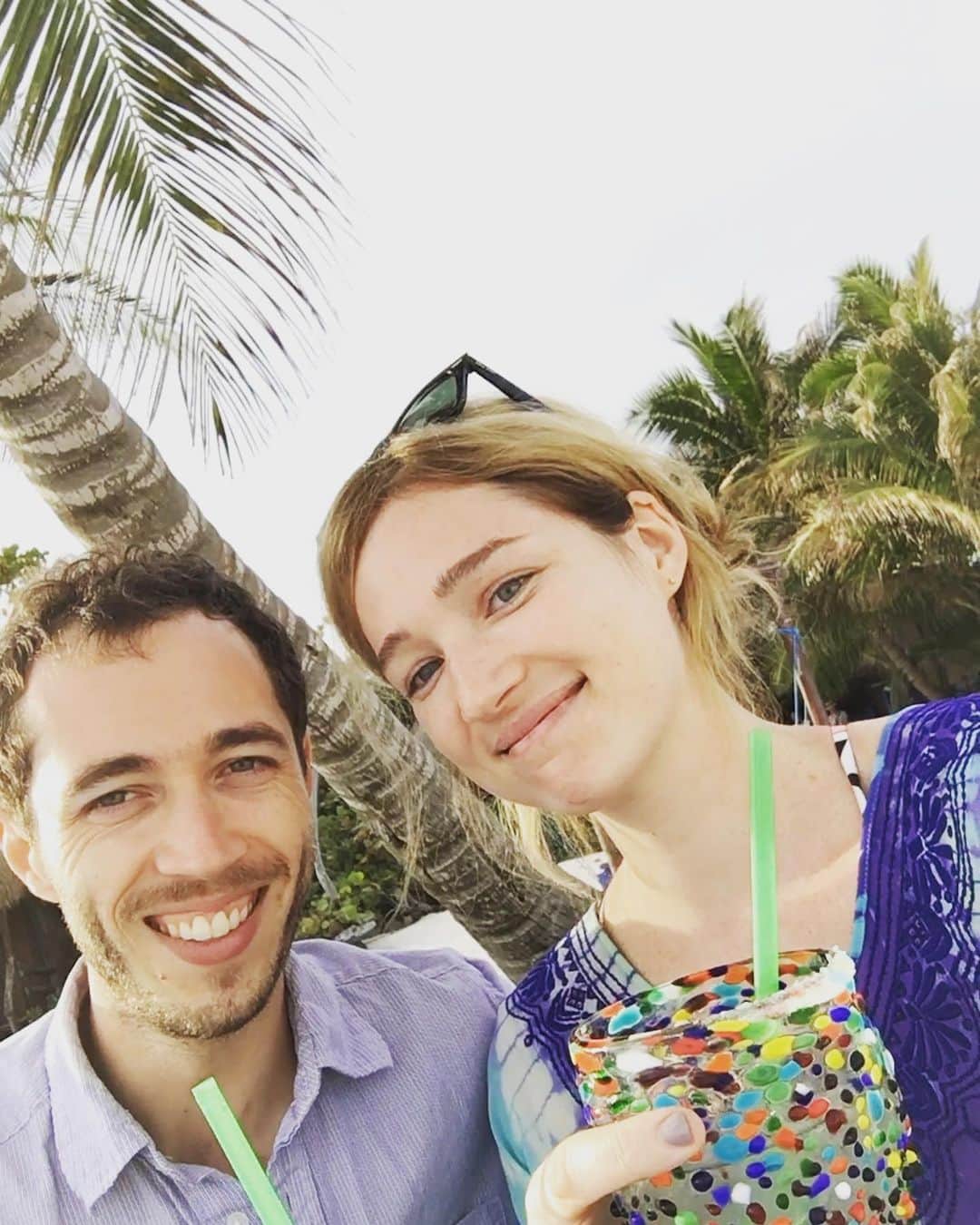 クリステン・コノリーのインスタグラム：「Cheers to my wonderful brother Jimmy on his birthday! Love you, ya ❤️🍻🎂🍹❤️」
