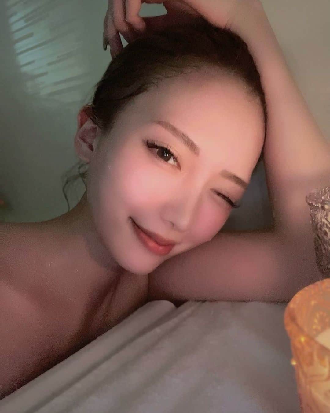 山下舞さんのインスタグラム写真 山下舞instagram お風呂が一番落ち着く時間 𓈒 入浴 入浴剤 半身浴 お風呂グッズ キャンドル 癒しの時間 一人の時間 美容女子 美容マニア エステ 美肌ケア 美白効果 アロマ ママスタグラム ママスタイル 女の子ママ 一