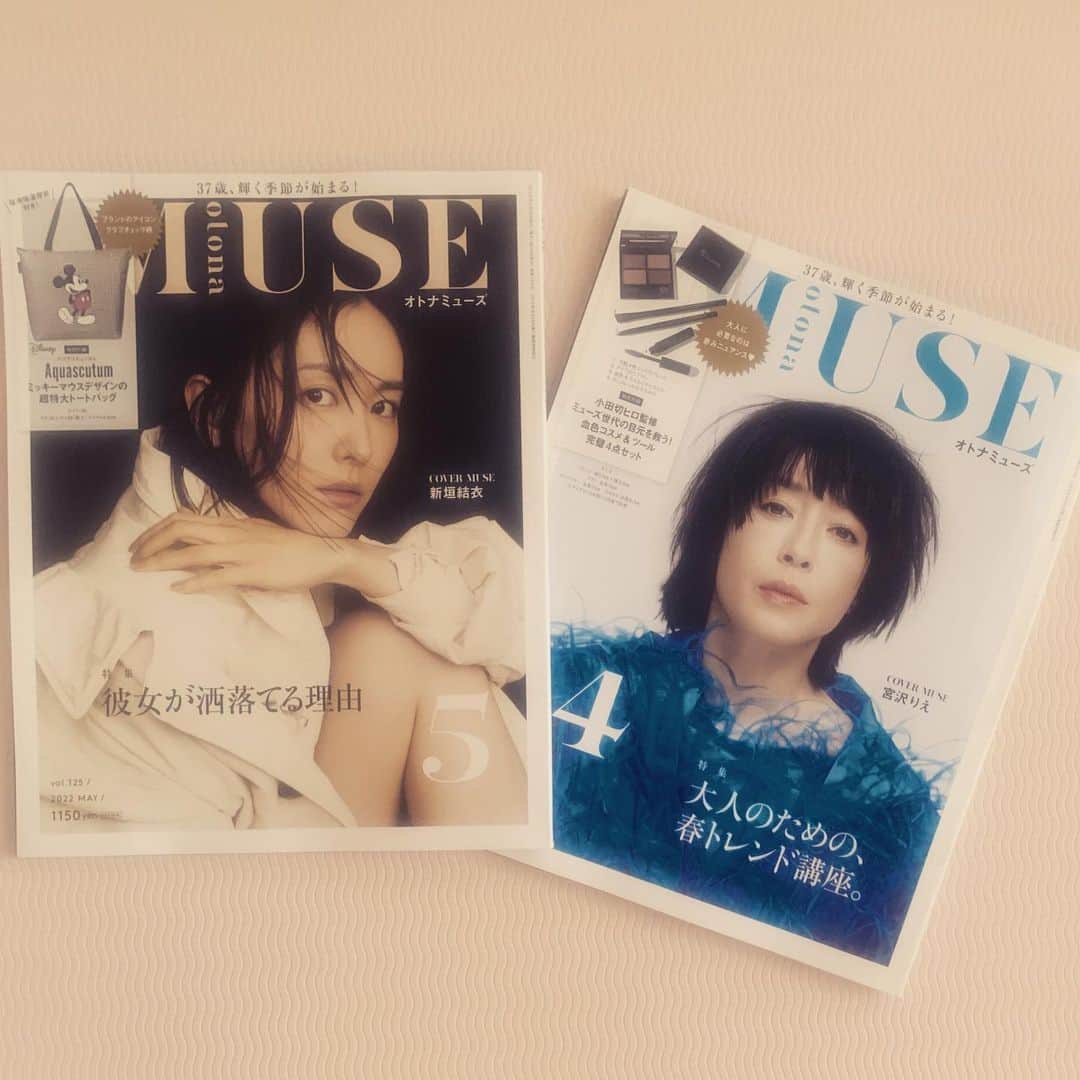 LiLyのインスタグラム：「大好きなファッション誌に 連載できる幸せ... もうすぐ、100話目、達成✨  #ライフワーク #エッセイ @otonamuse 🌹 #今を書く　 #ここからはオトナのはなし #連載」