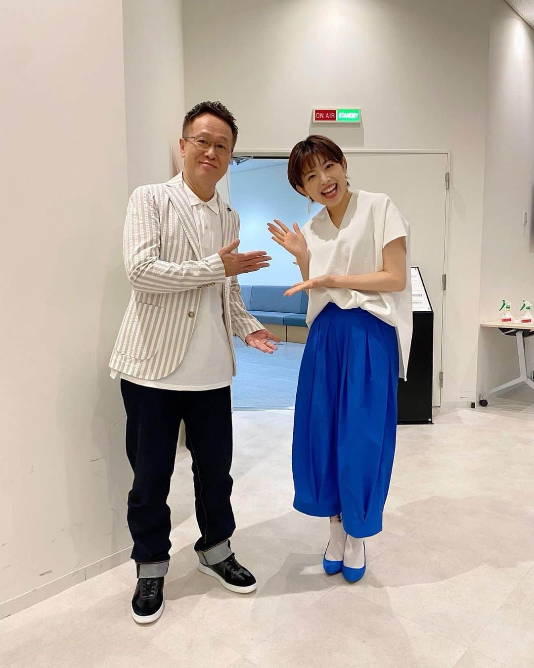 林マオのインスタグラム：「井上公造さん💐💐💐  公造さんとは、 私が学生時代 他局の朝の リポーターをしていた時からの お付き合いで、 かれこれ20年近く⁉️になります…  いつも 優しくて 気さくで 色々と教えてくださった公造さん  公造さんの第二の人生が 素晴らしいものとなりますように🌈  今までありがとうございました✨  @inouekozo39」