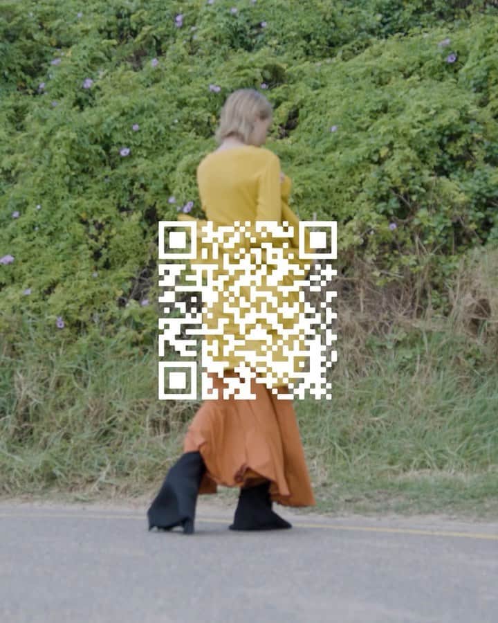 のインスタグラム：「more than a t.shirt, more than a business, more than just an idea.   bassike is a considered and purpose-driven ethos centred on design-led collections – made sustainably, ethically, and with integrity.   we are proud to announce the next milestone on our path of continuous improvement – our signature organic jersey collection is now proudly certified 100% carbon neutral under the @climateactive standard. by wearing and sharing #morethanbassike, you are supporting responsible business, the ethical treatment of makers and communities, and the future of our planet.   #morethanbassike」