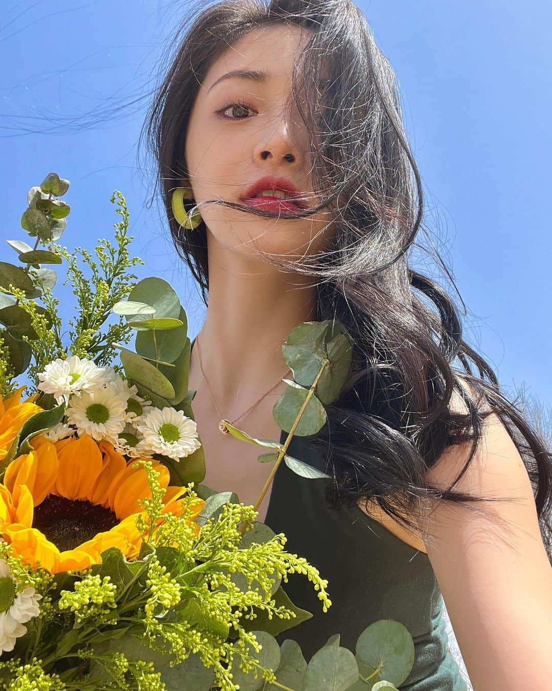 チュ・ギョルギョンさんのインスタグラム写真 - (チュ・ギョルギョンInstagram)「🌻☀️」4月1日 17時06分 - zhou_jieqiong1216