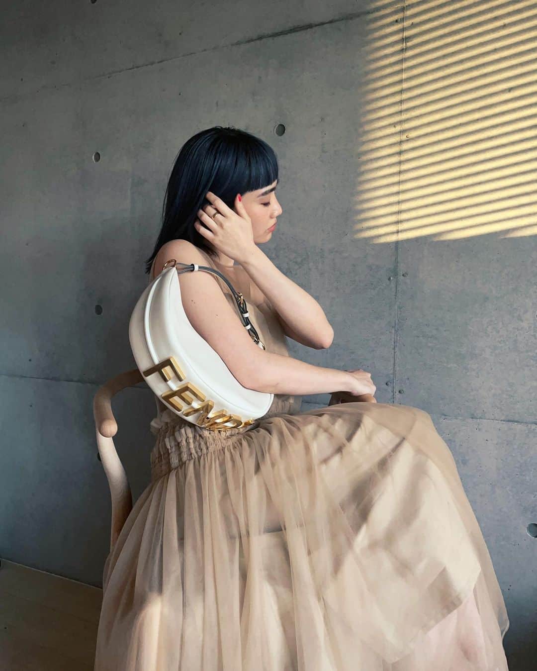 渡邉香織のインスタグラム：「🫐 #fendi#fendigraphy」