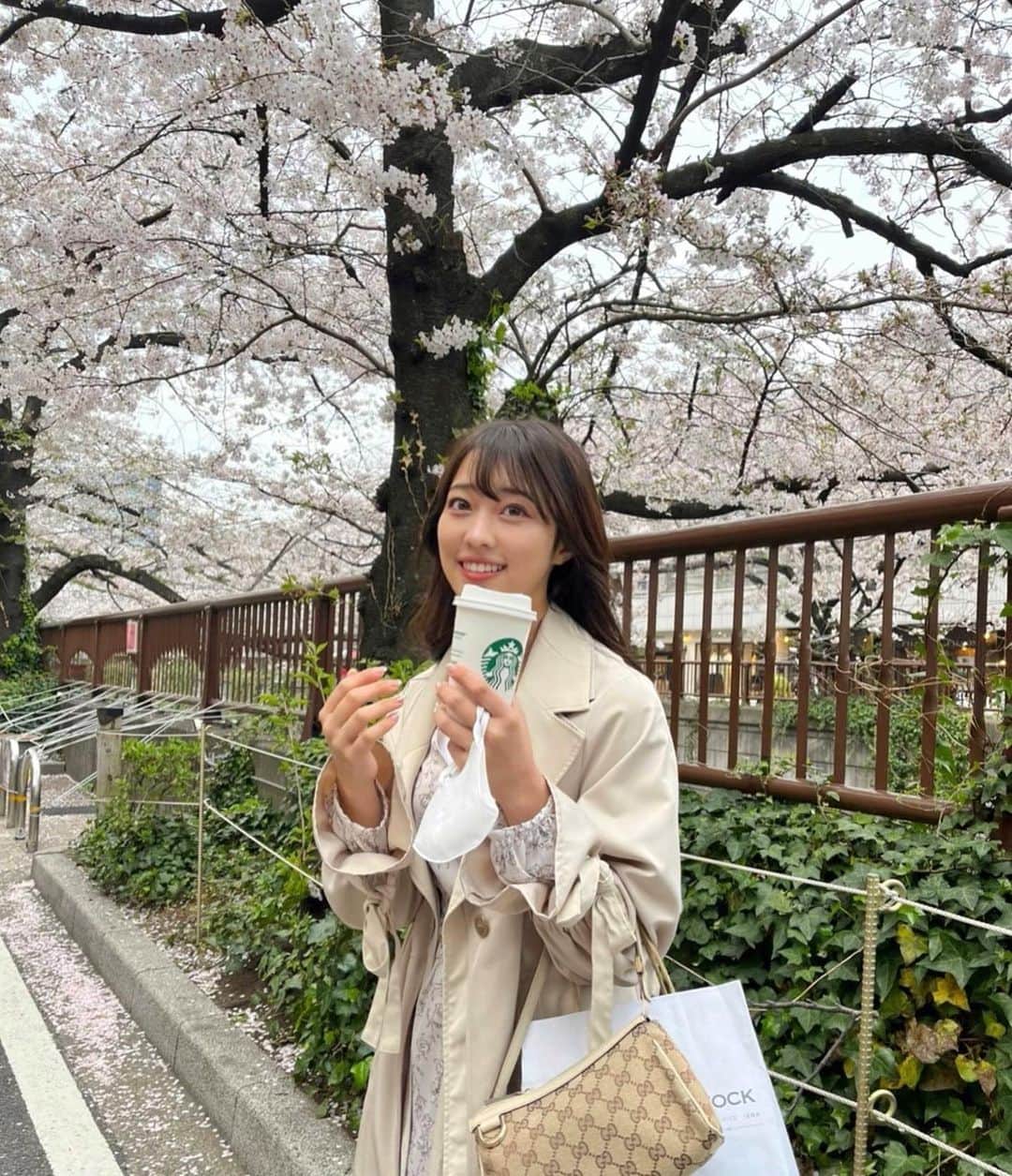 のインスタグラム：「.  大学２年生も頑張る‼︎  今年度もよろしくお願いします🌸  .  まつげパーマ↓ @xxemuunxx @uandme_hair_nail_eyelash   眉毛↓ @eyebrowsalon_and.a_official」