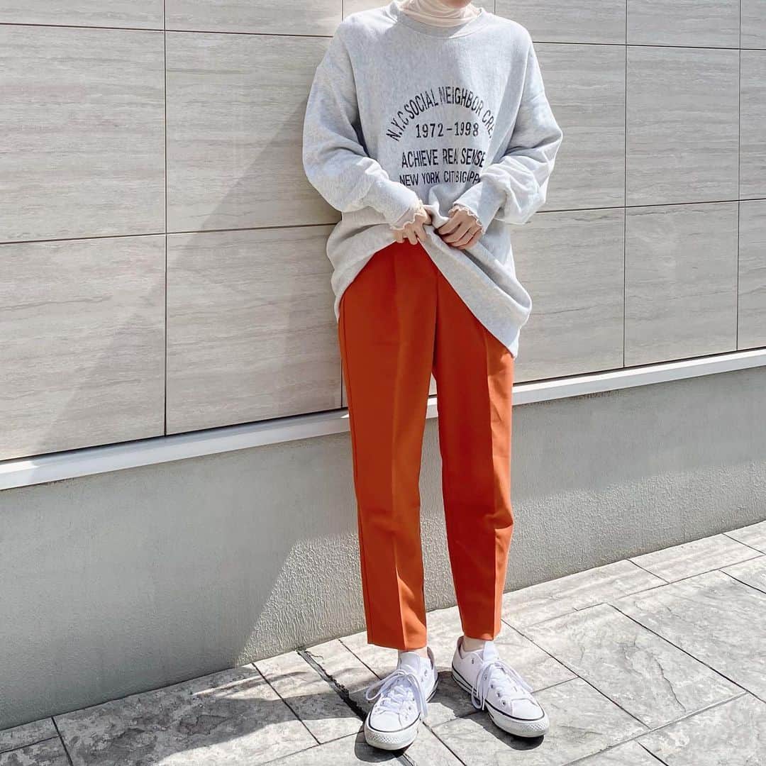 長澤愛さんのインスタグラム写真 長澤愛instagram Orange 今年はなぜか無性にオレンジパンツが欲しくて やっと購入したから さっそく履いた かわいい まさに欲しかった感じ 春コーデ カラーパンツ オレンジコーデ カジュアルコーデ 今日の