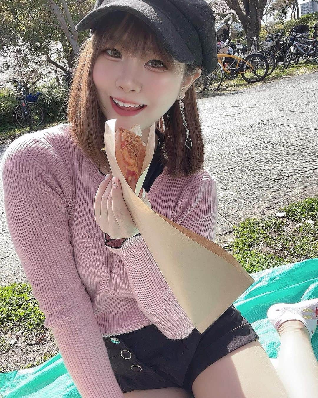 えれなのインスタグラム：「４月になりましたね💓 あったかくなってきて ウキウキする季節🌸 ４月も色んな人に 会えるといいな🥰🥰 . .  #バーレスク大阪#バーレスク大阪えれな  #バーレスク#バーレスク東京 #ショーガール#北新地#グラビア #キャバクラ #ホスト #キャバ嬢 #ロリ巨乳#童顔巨乳  #エロ可愛い#アイドル #大阪#梅田#あざとい #かわいい#エロかわ  #グラビアアイドル #グラビアモデル #大阪城公園 #お花見 #burlesque#burlesqueosaka #burlesquetokyo #gravure#japanesegirl」