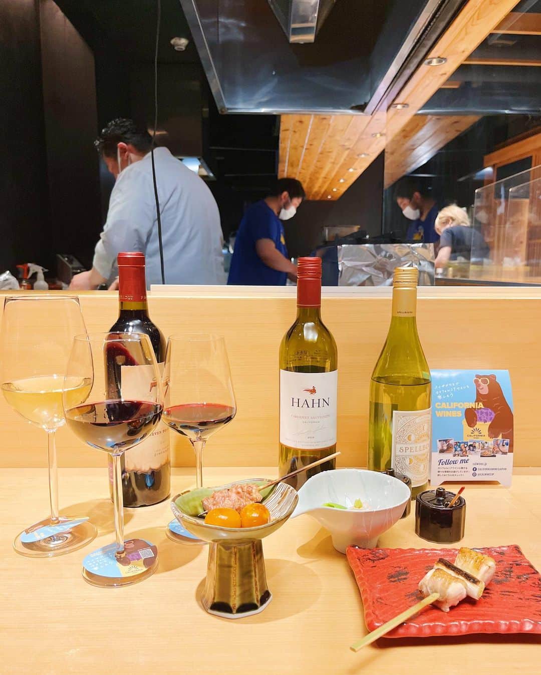 田原可南子さんのインスタグラム写真 - (田原可南子Instagram)「焼き鳥とワイン＝最高😚🫰  カリフォルニアワイン・バイザグラス・プロモーション って知ってますか？ この期間中は、日本全国から参加している多数の店舗にて 様々なカリフォルニアワインをグラスで楽しめるのです。  ということで、恵比寿の喜鈴に行ってきました！ グラスだとお料理一皿ごとに ぴったりのものをチョイスできるから幸せ❤️ カリフォルニアワインは飲みやすく優しく、 益々興味がわきました🫣🍷  カリフォルニアに行きたくなっちゃうな🌴  カリフォルニア・バイザグラス・プロモーション2022は 4月1日(金)〜5月31日(火)まで。 是非お近くで参加している店舗を見つけてみてください！」4月1日 19時50分 - kanakotahara