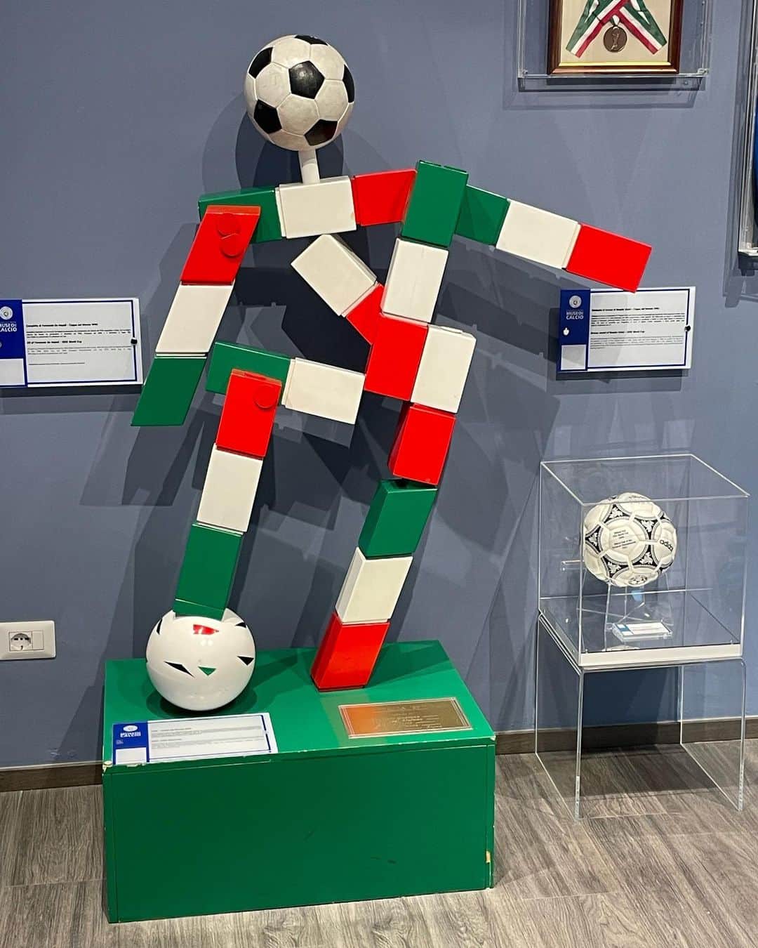 シモーネ・ペペのインスタグラム：「Italia 90 ⚽️」