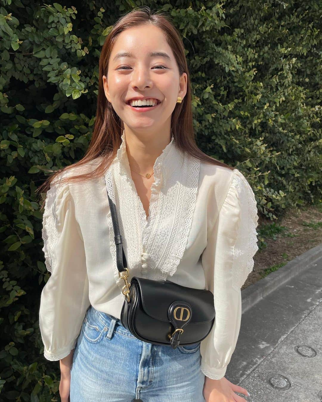 新木優子さんのインスタグラム写真 - (新木優子Instagram)「新年度ですね🌸  tops : vintage denim : @yanuk_official  bag : @dior  earcuff : @knowhowjewelry  necklace : #diorjoaillerie」4月1日 20時19分 - yuuuuukko_