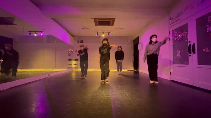 ソ・ウナのインスタグラム：「호우~~~~ 호우~~~~ 몇번하는지 세어봐~~~ 왜냐면 너무 신났으니까~~~ 호우~~~~~ 호우~~~!!!  @_hinniae @funkyfonky_jlock @sophy.ok」