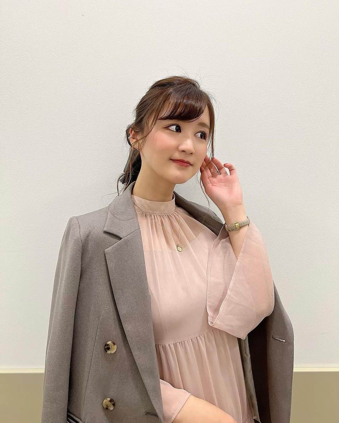 古賀文沙のインスタグラム：「・ ・ ・  本日の放送で e-radio DIVER 1周年でした🐼  いいメンバーに囲まれ リスナーさんにも恵まれ 今では実家くらいの気持ちで 楽しく放送させて頂いています （いい意味で） もっともっと楽しい時間を 共有できるようがんばります 一緒に番組を作っていってください 2年目もどうぞよろしくお願いします  ・ ・ ・」