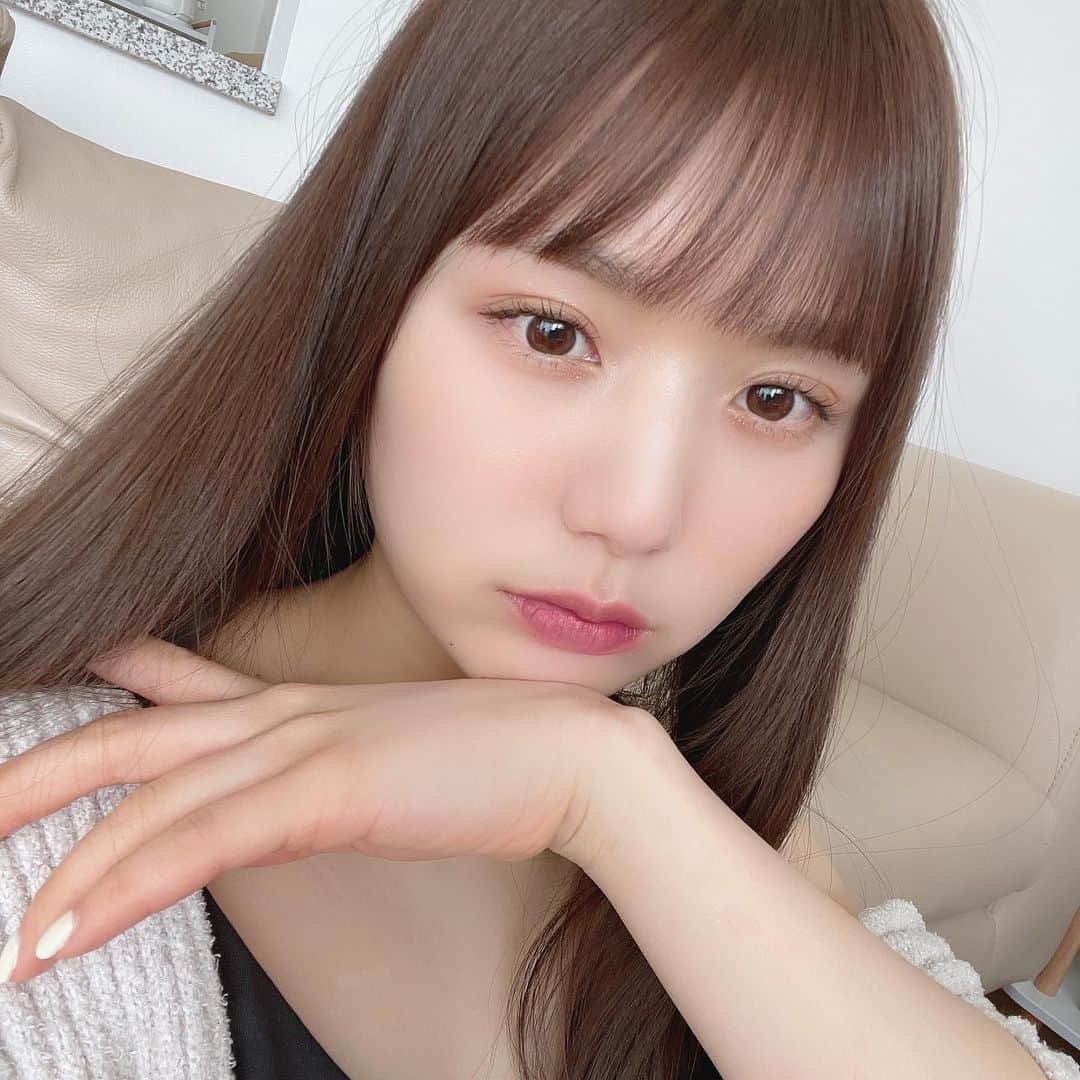 ひよんのインスタグラム：「❤️❤️  前髪好評で嬉しい☺️💓  #ひよん #ひよんヘア」