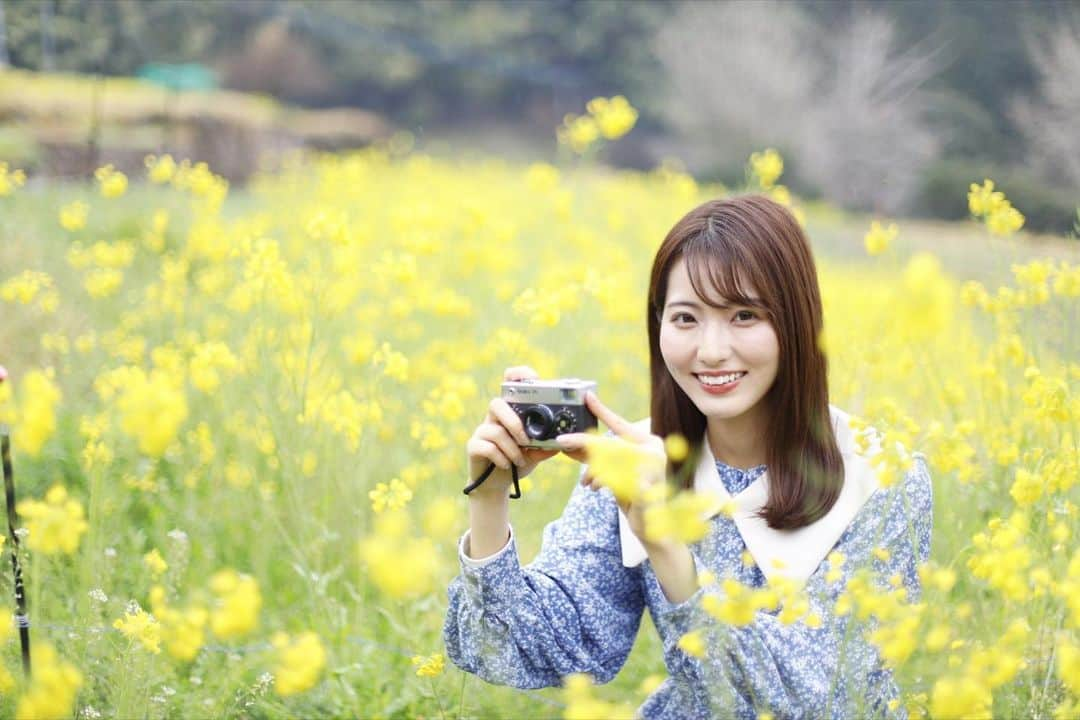 山下七子さんのインスタグラム写真 - (山下七子Instagram)「この前とある撮影で念願の菜の花畑に行って写真を撮る事が出来ました〜🌼🌼🌼 嬉しすぎる、、！！！！✨  またお知らせさせて下さい✨☺️  #菜の花#菜の花畑 #写真#福岡県#春#春メイク#春コーデ」4月1日 21時36分 - yamashita_nanako