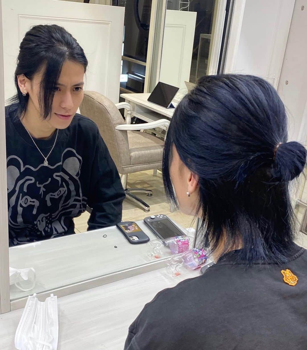 北村エレンさんのインスタグラム写真 - (北村エレンInstagram)「入学式で暴れて先生辞めました  コスプレイヤーになります」4月1日 21時45分 - eilen813
