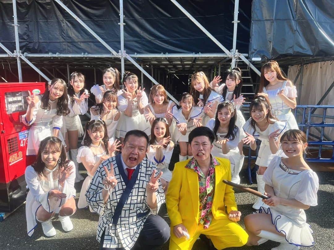 加藤夕夏のインスタグラム：「⁡ ⁡ #WaraiMiraiFes 🌈☀️ in万博記念公園 ありがとうございました♡ ⁡ フェス、気持ちよかったぁ🫧 ⁡ 5/14〜始まる"ぐれいてすとな #笑まん "繋がりで、吉田さん、今別府さんも来てくださりました✨いっぱい笑ったー！楽しんで頂けましたか？？😊 ⁡ ⁡ 大阪、東京であるのでぜひ来てください😊！ ⁡ #NMB48 #万博記念公園 ⁡ ⁡ ⁡」