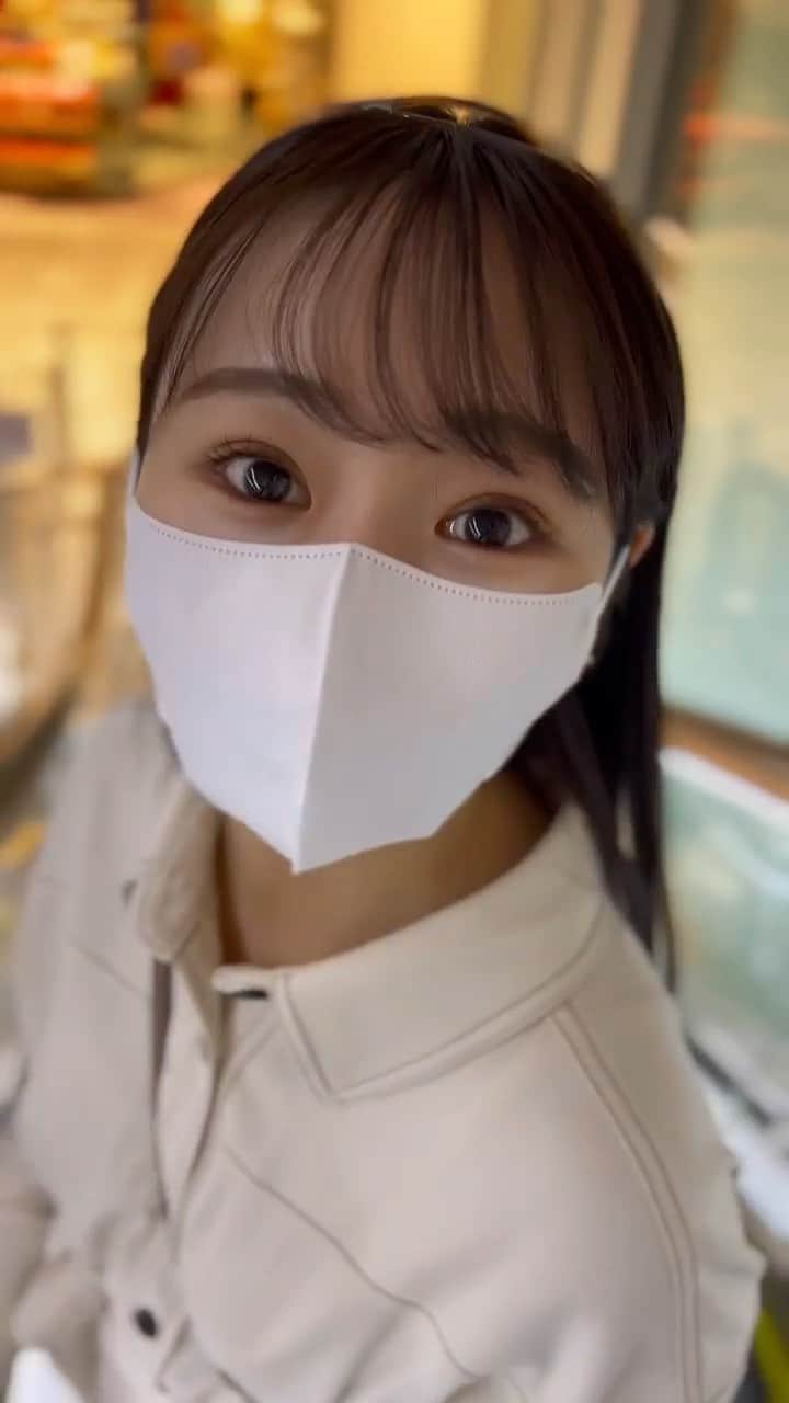 奥原ゆきののインスタグラム：「GWいかがお過ごしですか？ 今日は夕方家族で買い物に行きました🍤  昨日ミネコラトリートメントしたから、久しぶりにストレート♫  #リール  #彼女感」