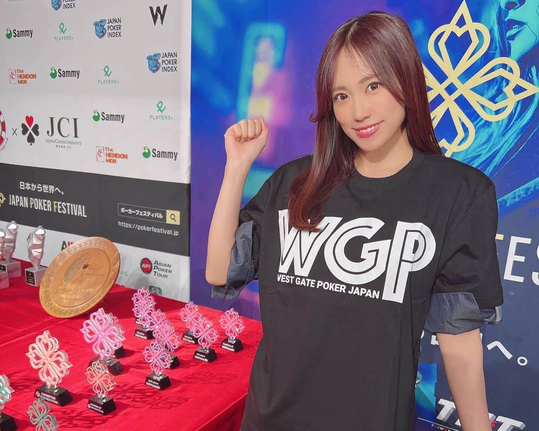 霧島聖子さんのインスタグラム写真 - (霧島聖子Instagram)「今日は『第2回 WGP TOKYO最強女子決定戦！！』に出場しました♠️ トロフィーがとっても可愛かったです😍 今回あまりいいところを見せられず飛んでしまって悔しいぞ（ ; ; ） 最近ポーカーお休みしがちだったからまた練習頑張らないとな…❤️‍🔥 おつかれさまでした‼️ @wgpokerjapan  #poker #wgp #ポーカー　#wgpokerjapan #wgpoker #ポーカー女子 #japanpokerfestival」4月30日 20時55分 - seiko_kirishima