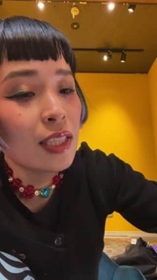 小春のインスタグラム：「明日インスタライブやろかと思うよ」