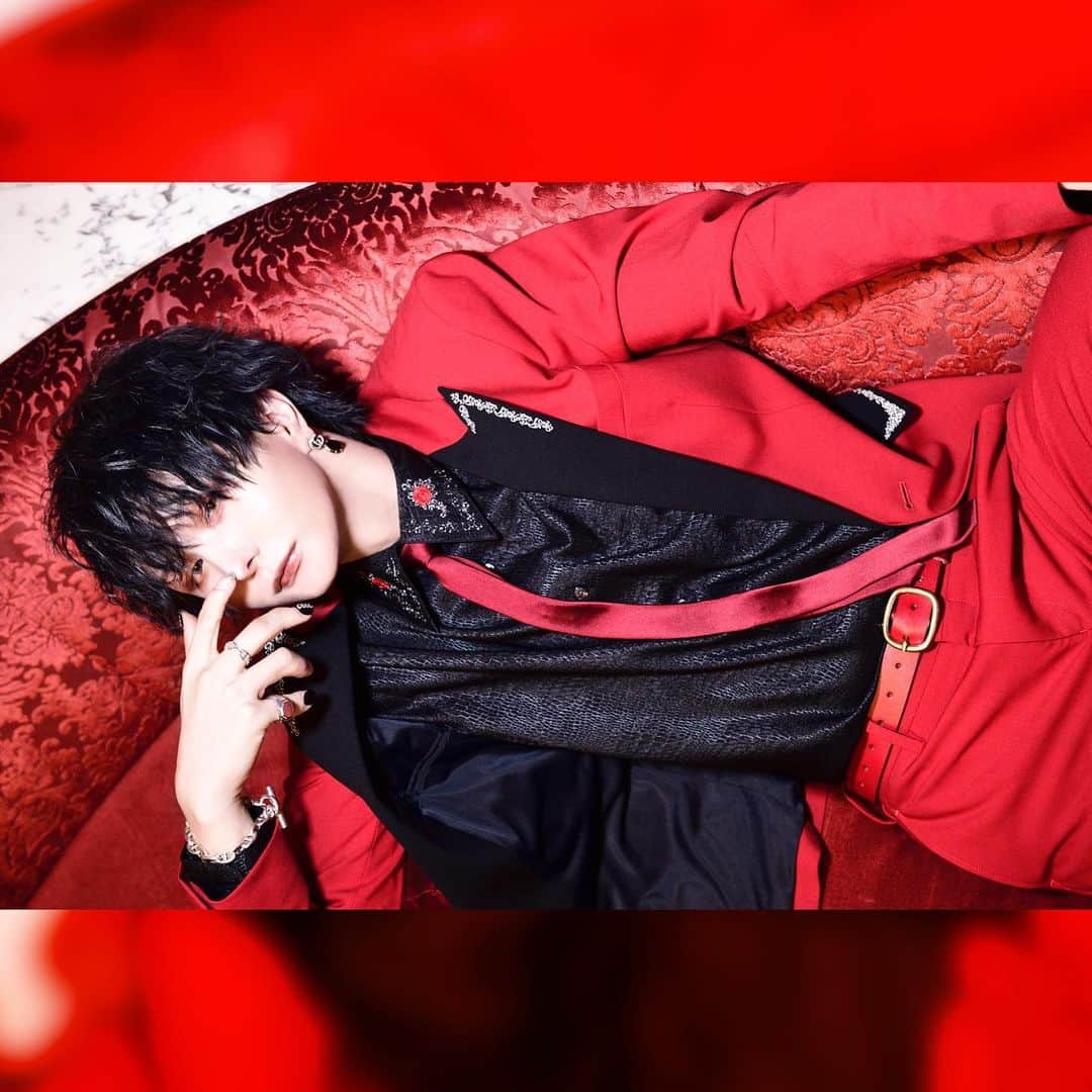luzのインスタグラム：「🥀luz calendar 2022🥀  期間：4/27(水)18:00～5/9(月)23:59  https://luz-web.com/goods/calender2022.html  luz calendar 2022 has been released  Order Period: April 27 (Wed) 18:00 - May 9 (Mon) 23:59 (JST) URL: https://shop.ponycan.com/products/list?category_id=&name=luzcalendar2022 NOTE: Merchandise will appear when sales start.  #luz #calendar  #2022  #photography  #gucci」