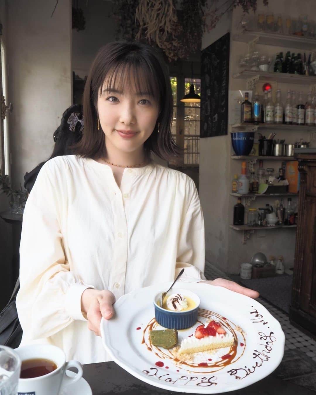 落合萌さんのインスタグラム写真 - (落合萌Instagram)「友達にお祝いしてもらった時の😋🍰  #cafe #カフェ」4月26日 20時44分 - moe_ochiai