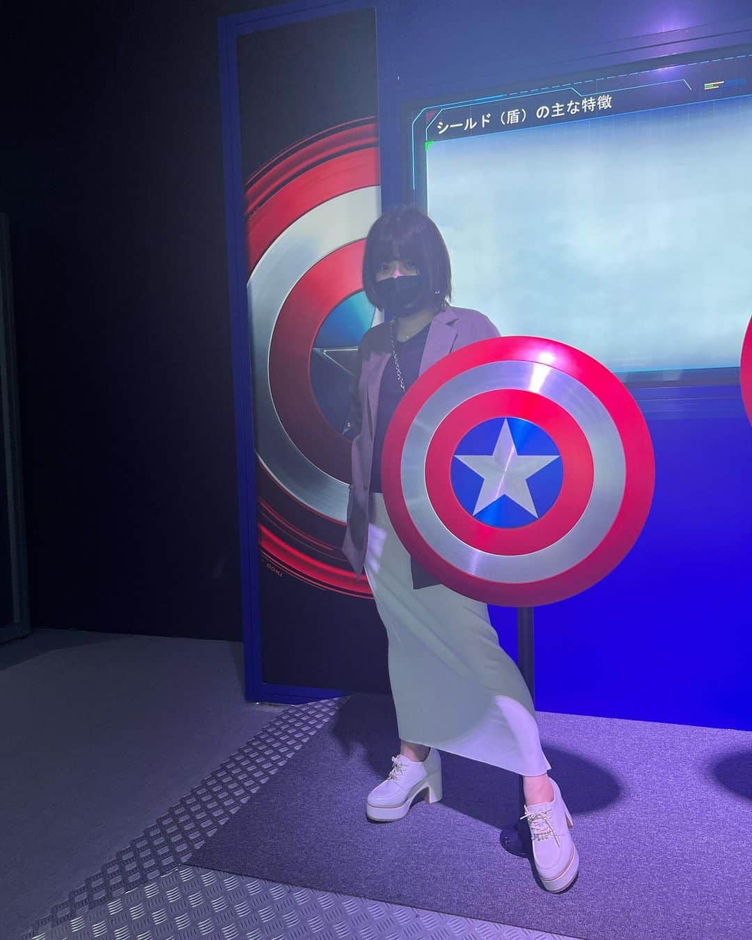 鈴華ゆう子のインスタグラム：「六本木ヒルズ森アートギャラリーでやってるアベンジャーズ展行ってきた♡♡♡アベンジャーズとして訓練に参加する設定で、かなりあがりました！ もう1回行きたいよーーーー！ 最後はチームハルクでした。 緑のパンチ沢山繰り出した。 愛しのトニースタークと写真撮れた。  #鈴華ゆう子  #アベンジャーズ展  #和楽器バンド  #アベンジャーズ  #トニーが推し」