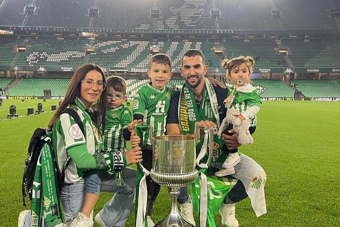 マルティン・モントヤさんのインスタグラム写真 (マルティン・モントヤInstagram)「CAMPEONES!! MUCHO BETIS💚