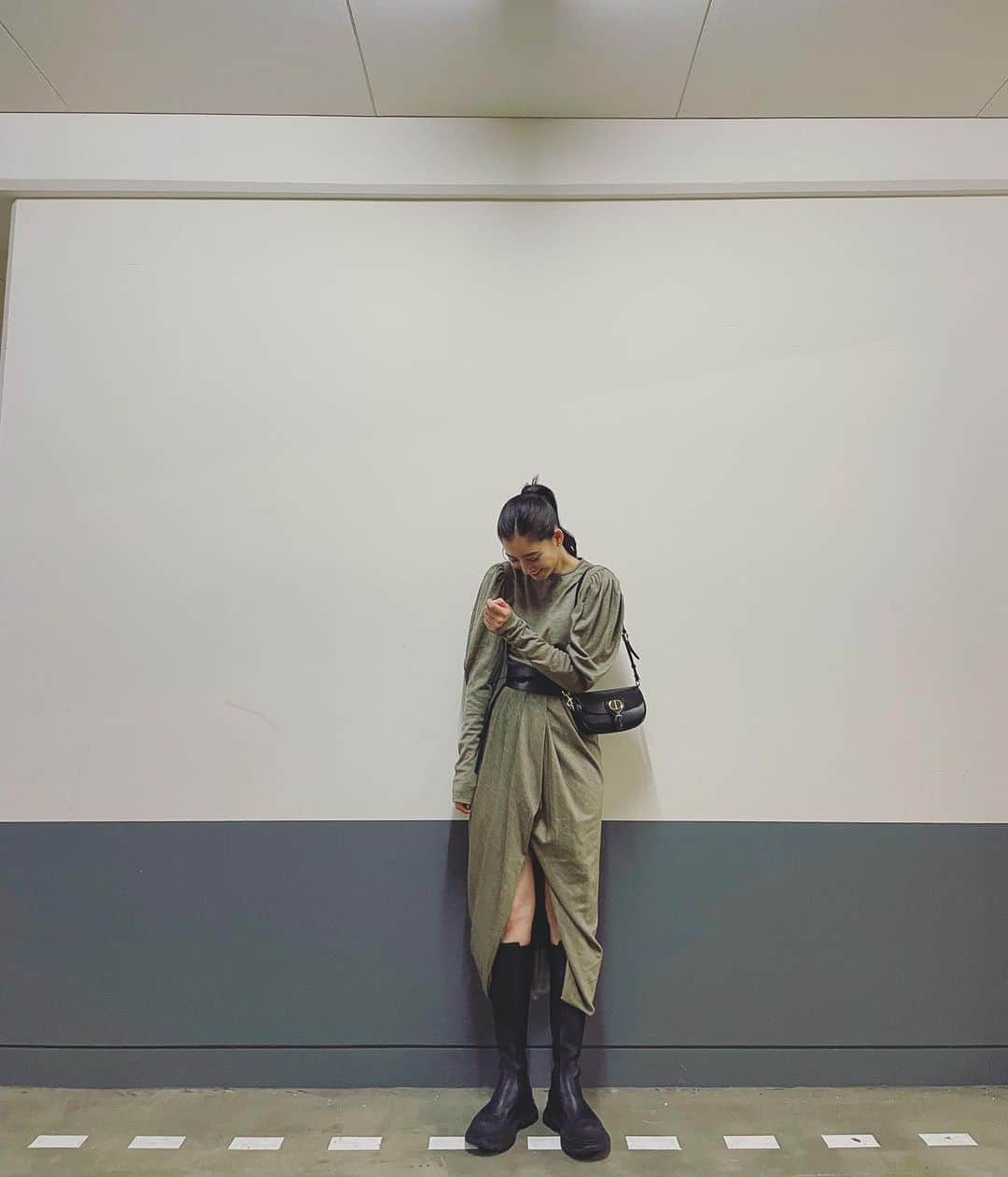 新木優子さんのインスタグラム写真 - (新木優子Instagram)「打ち合わせの日の私服♡  jacket : @amerivintage  setup : @isabelmarant  boots : @alexandermcqueen  bag : @dior」4月26日 23時16分 - yuuuuukko_